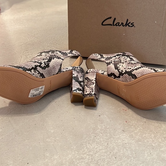 Brand new Clarks snakeskin print pumps - Picture 3 of 5